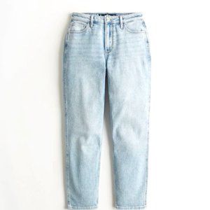 CURVY HIGH-RISE MOM JEANS